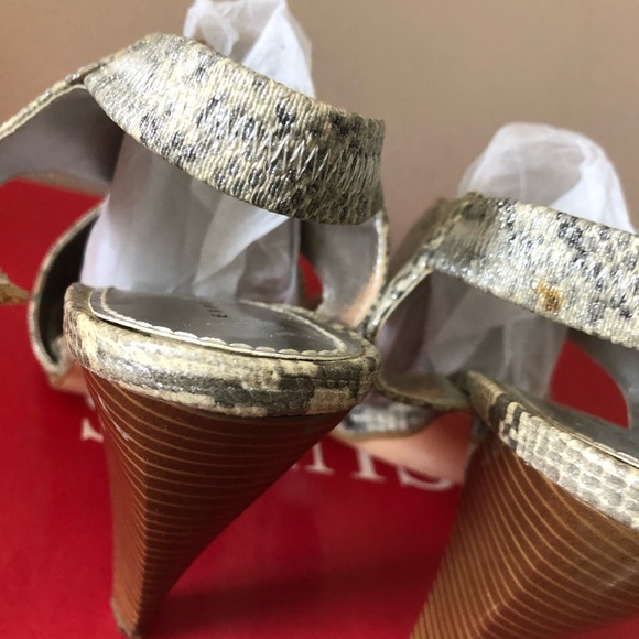 🤍Expressions Shoes in Snakeskin Print🤍 - Picture 5 of 7